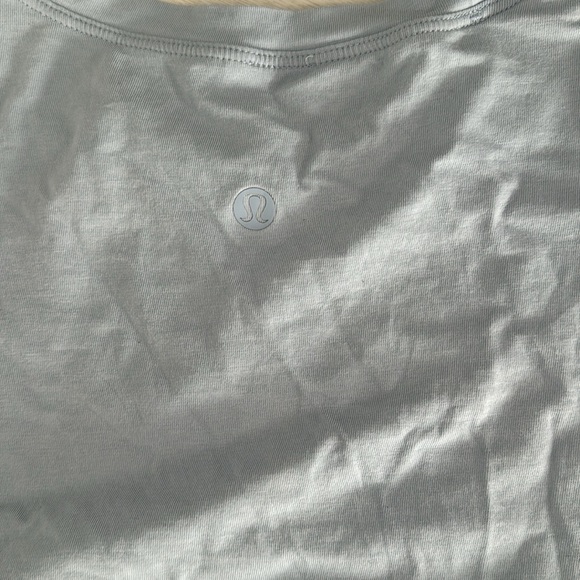 Short sleeve lululemon top - Picture 2 of 2